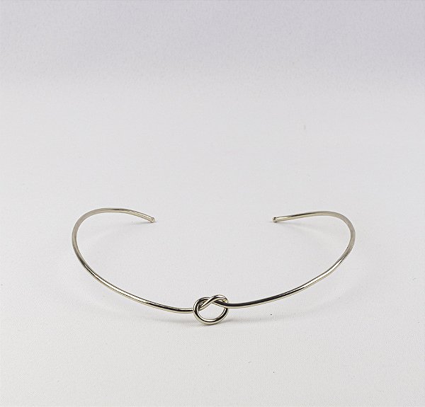 Choker Elegante Aberta Detalhe com Nó