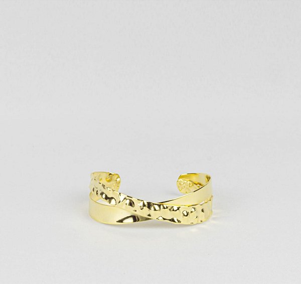 Bracelete Elegante Retorcido com Acabamento Esmaltado