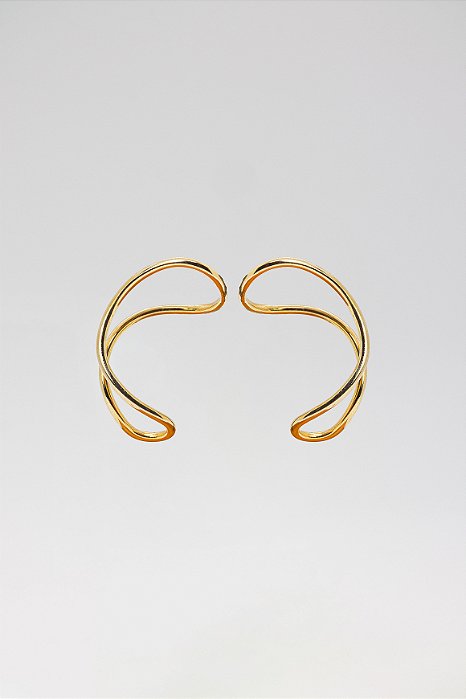 Brinco Minimalista Arco Retorcido Pequeno
