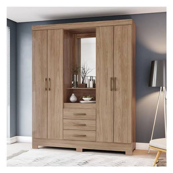 Roupeiro 4 Portas 3 Gavetas Jequitibá Brilho – Organização e Elegância para o Seu Quarto!