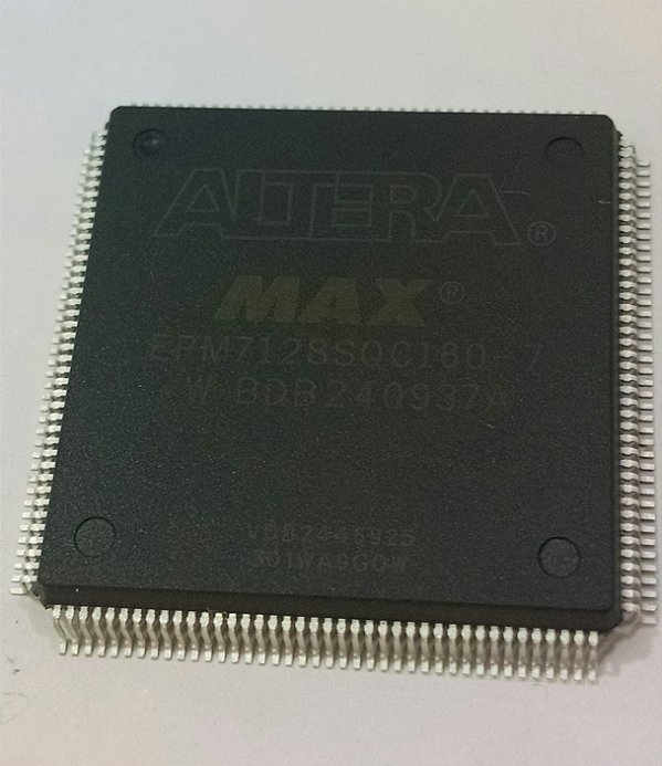 Circuito Integrado EPM7128SQC160-7 SMD