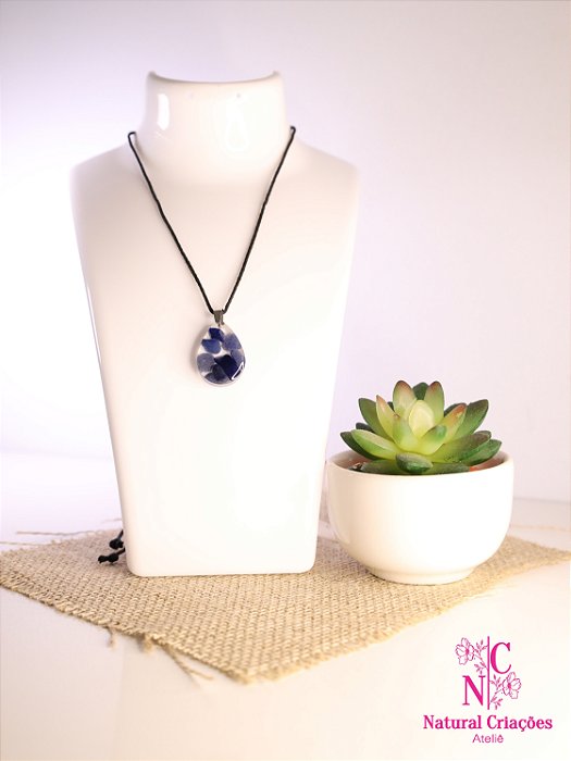 Colar com Pingente de Resina e Quartzo Azul