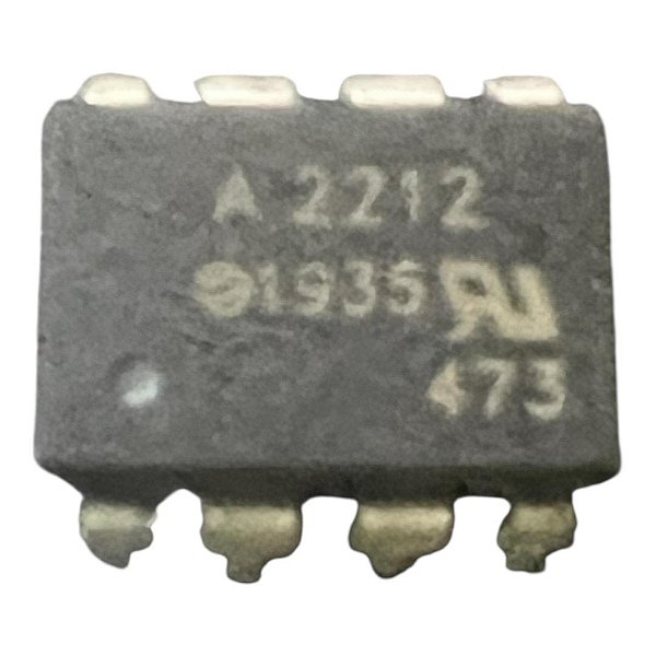 FOTO ACOPLADOR A 2212 = HCPL 2212