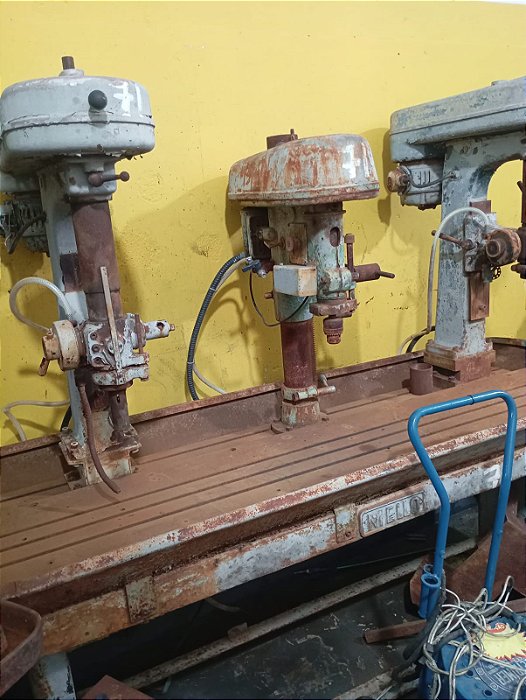 Furadeira de Bancada Tripla