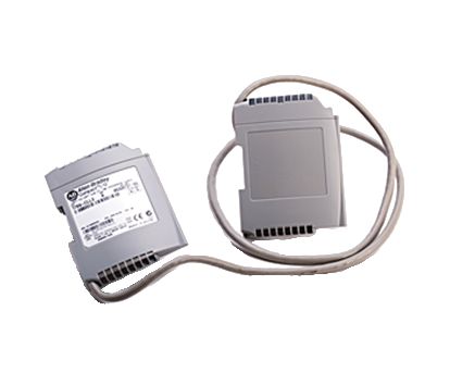Allen-Bradley 1769-CRL3 Compact I / O do lado direito para a esquerda do cabo de extensão, 3,28 pés (1 m)