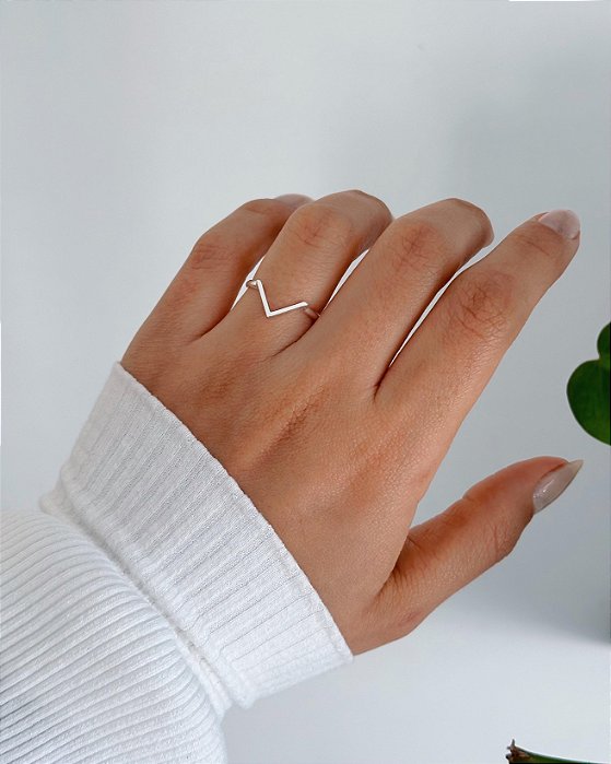 Anel V Minimalist