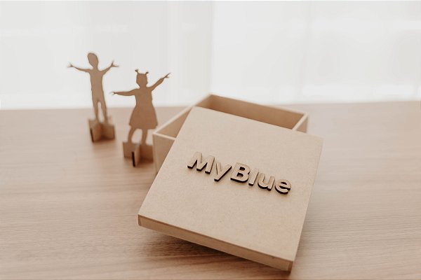 Bonequinhos para pintar e desenhar nas peças Myblue.  Use a criatividade.