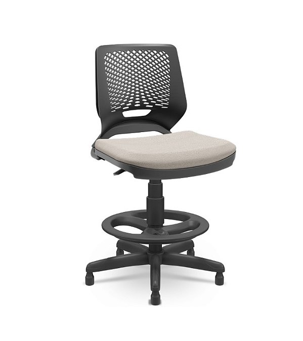 Cadeira Caixa Alta Beezi Plaxmetal Base Nylon Com Sapatas Encosto Preto Assento Poliéster