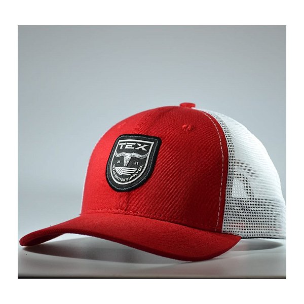 BONÉ TEX VERMELHO LOGO PRETO