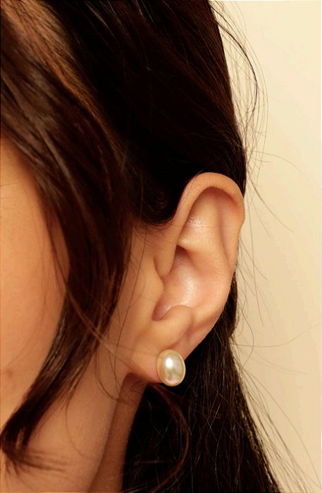 BRINCO PEROLA GABRIELA BANHADO A OURO 18K