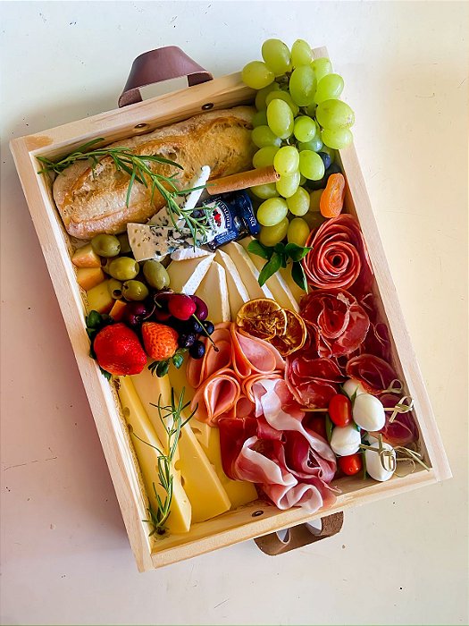 Bandeja de frios em Campinas | Tabuas de frios | Bandeja Caixa G