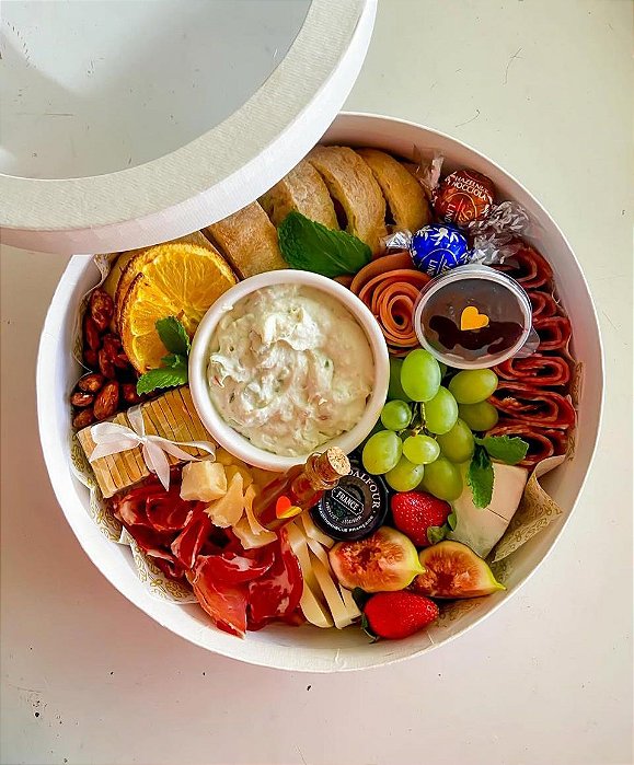 Cesta de Frios em Campinas | Tábua de frios Em Campinas e região | Caixa de frios M