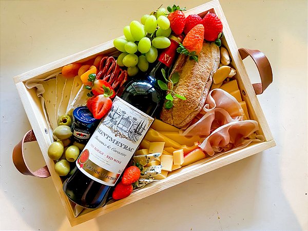 Cesta de frios com Vinho | Bandeja com vinho e queijos