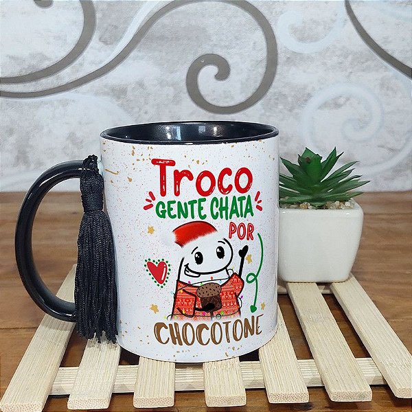 Caneca Natalina Flork troco gente chata por chocotone