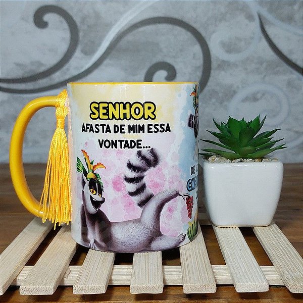 Caneca Meme Capivara Raivosa Caminhada Vida fitness - Amarelo