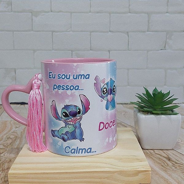 Caneca Stitch - Sou uma pessoa calma,  vocês que me estressam