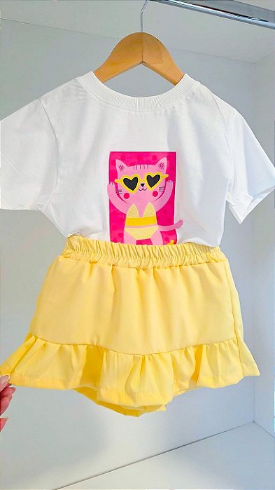 Conjunto Infantil Feminino Camiseta Gatinha Bela Shorts Saia Amarelo