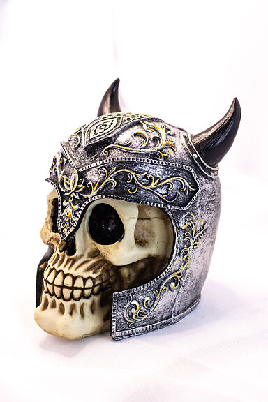 caveira em resina