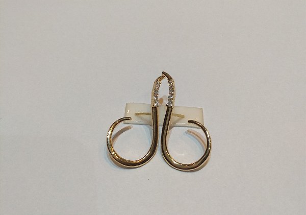 Brinco Virgula Ouro 18k com Diamante