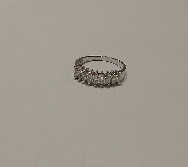 Meia Alianca Lara Ouro 18k com Diamante