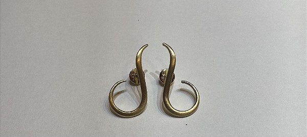 Brinco Virgula Ouro 18k