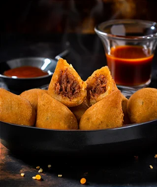 Coxinha de Costelinha Suína com molho Barbecue - Pacote de 400g com salgados de 20g