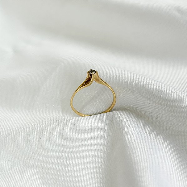 Anel Solitário Torcido Ouro 18K com Zircônia ou Diamante Natural - Brilhante