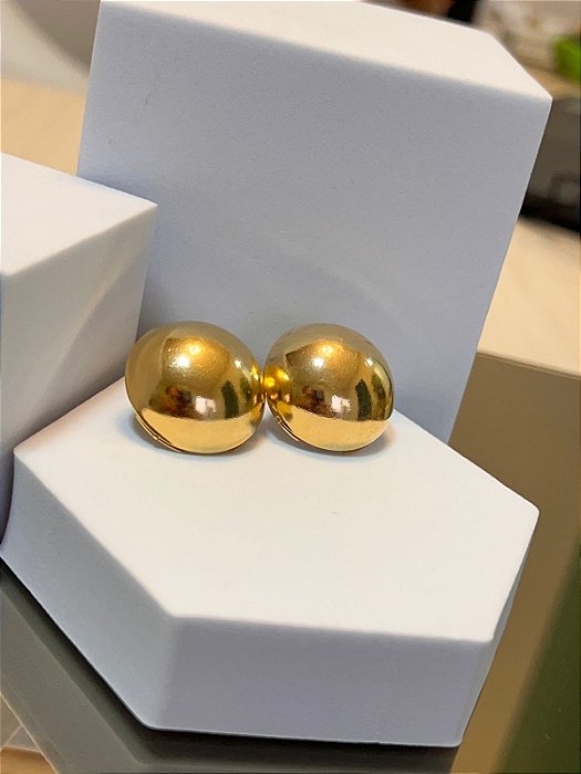 Brinco Meia Bola Oca Banhado a Ouro 18k
