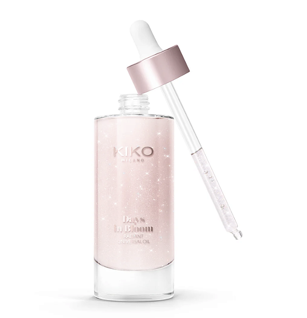 Radiant Universal Oil Days in Bloom