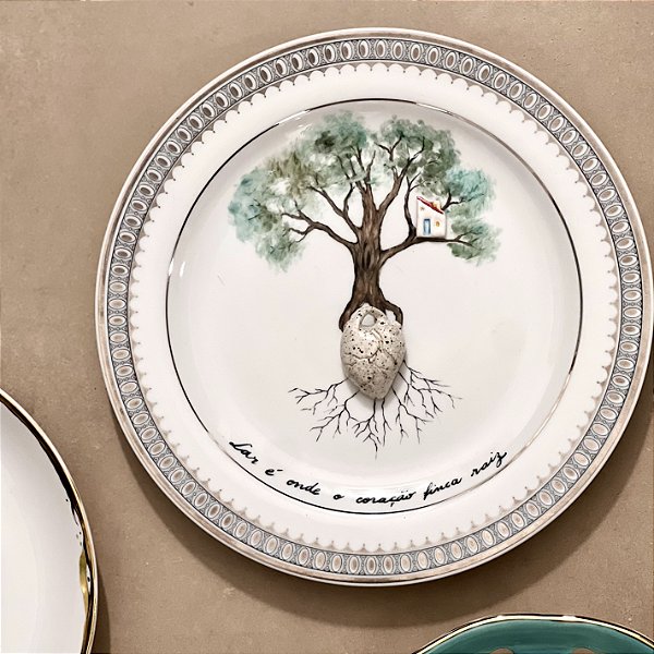 Prato-poema “Lar é onde o amor finca raiz” - Borda Prateada