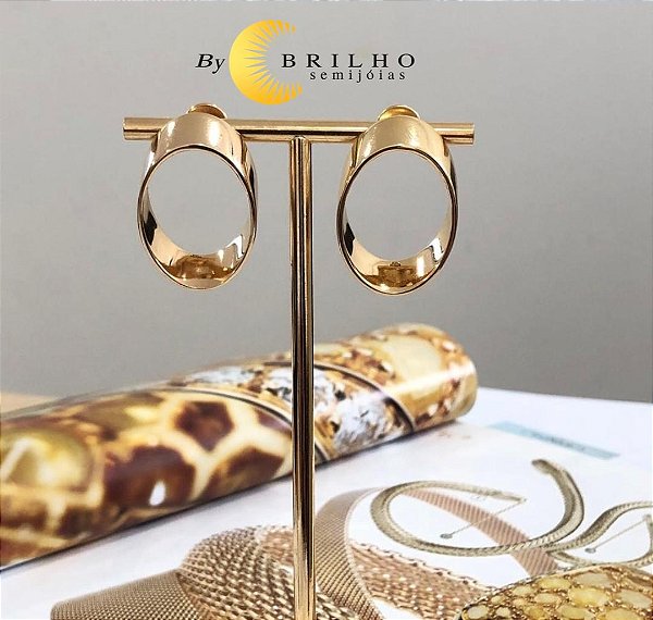 Brinco de argola frontal metal liso com tarracha dourado (10005)