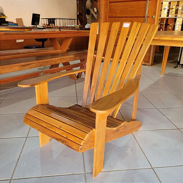 Cadeira Pavão em Madeira Maciça