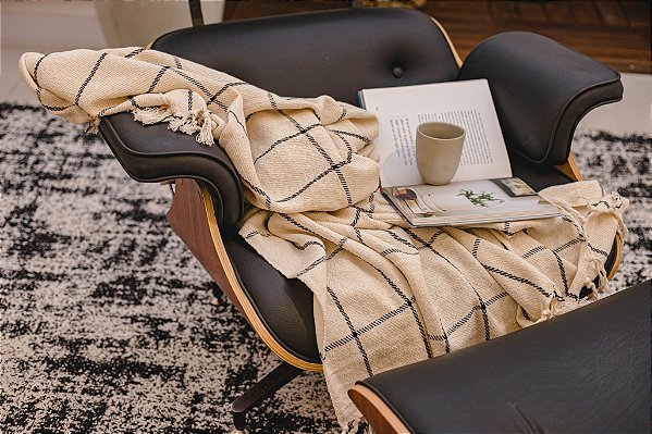 Manta Abraço Cru e Preto