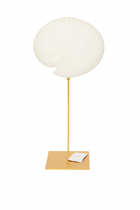 Escultura De Concha Em Poliresina Com Base Dourada - 43X20CM