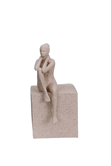 Escultura Mulher Em Poliresina (Sentada De Lado) - Mart