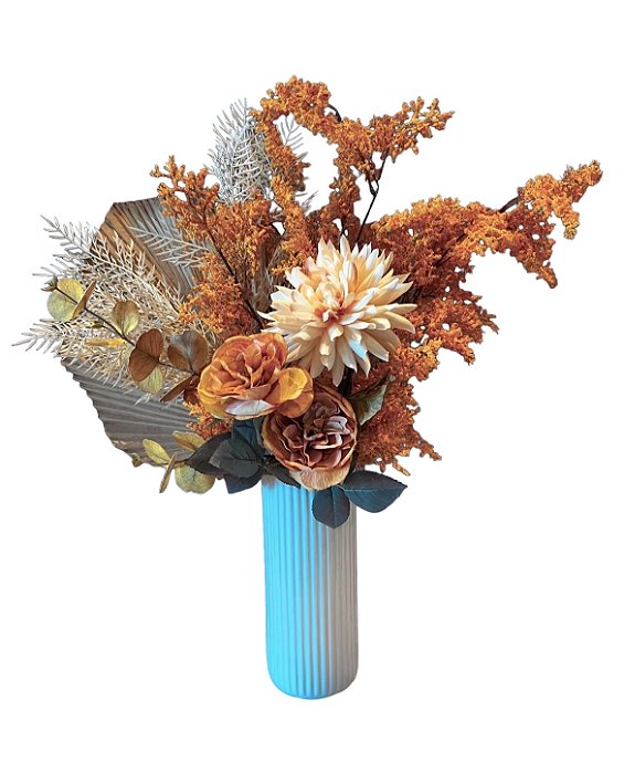 Arranjo com Flores Tropicais em tons caramelo - Vaso em Cerâmica Branco