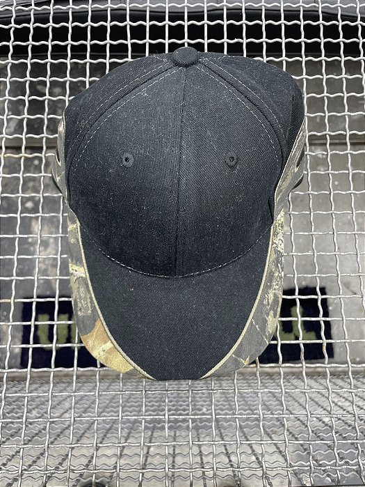 Barbwire real tree cap