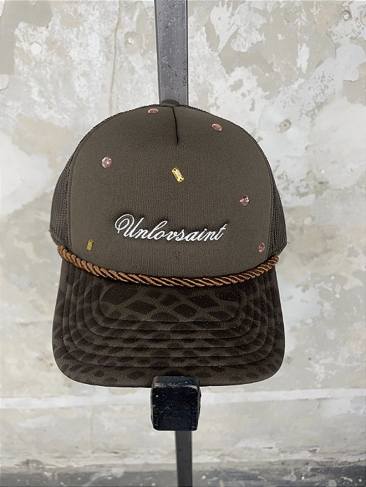 Trucker Ums x Unlovsaint Scale