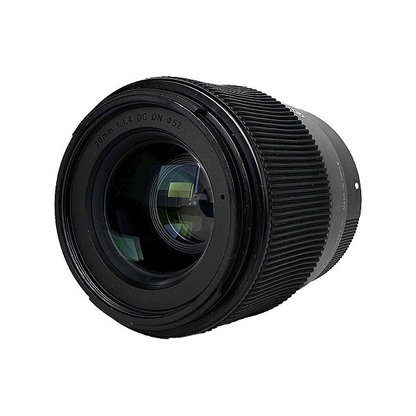 Lente seminova Sigma 30mm F/1.4 Dc Dn Sony E-mount APS-C