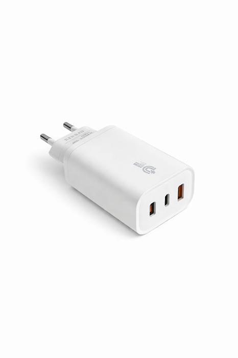 Carregador Turbo 66w 1 USB e 2 Type-C com cabo USB-C