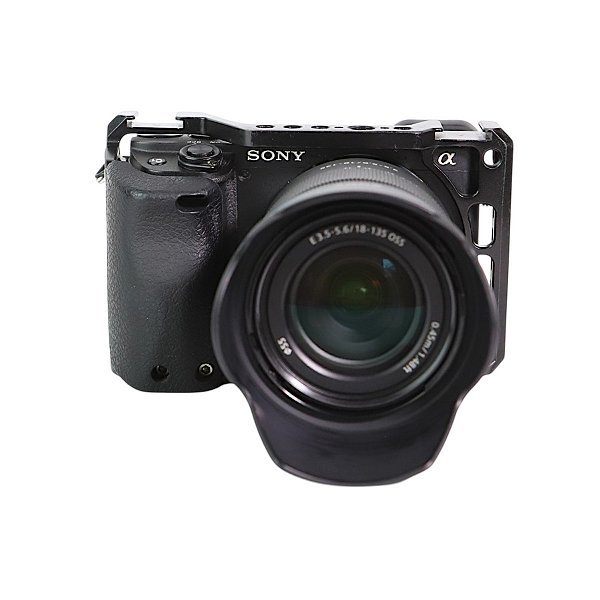 Kit Câmera Sony A6400 + Lente Sony E 18-135mm - Seminovos