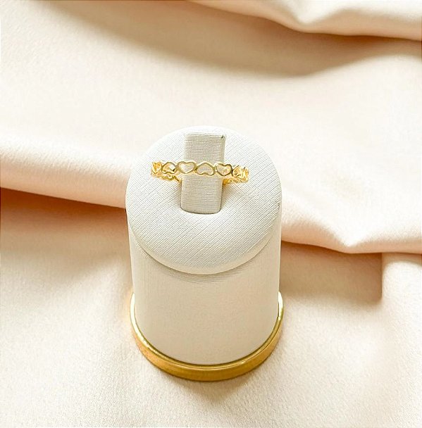 Anel de corações vazados