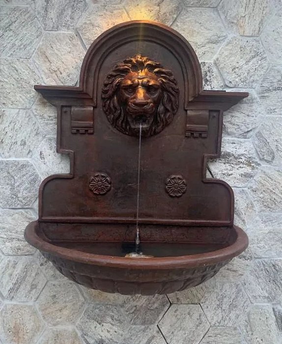 Fonte de Parede Cara de Leão