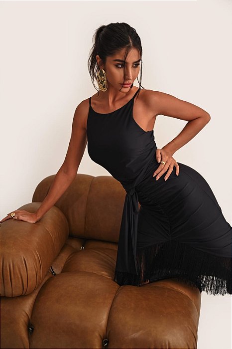 VESTIDO EM MALHA COM FRANJAS