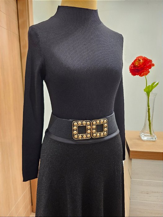 Cinto elástico fivela detalhada preto