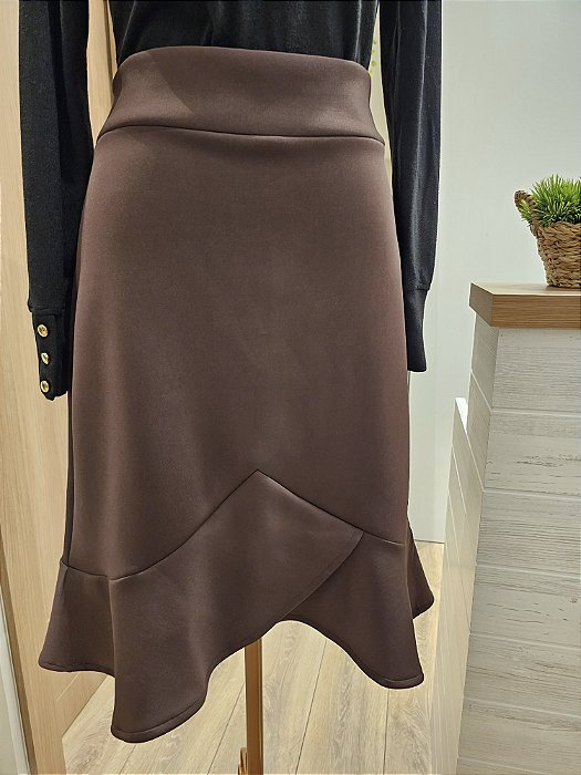 Saia midi com babado