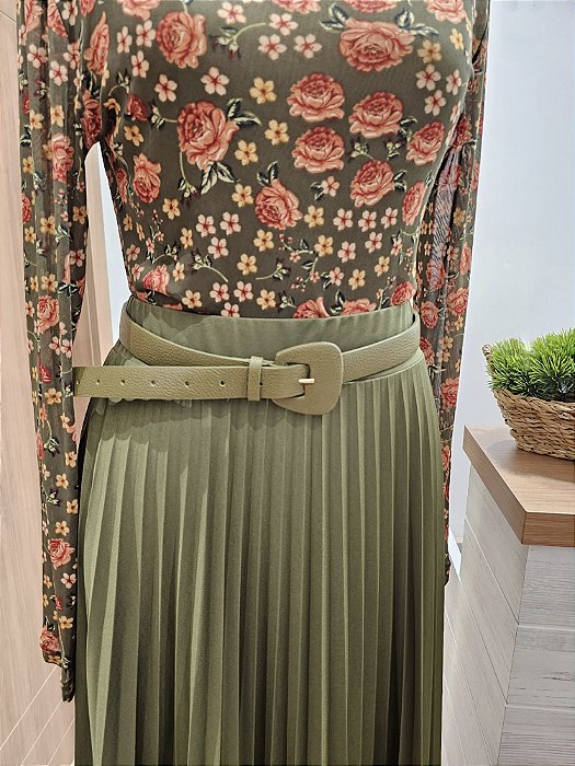 Cinto verde oliva 100% couro fivela meia lua