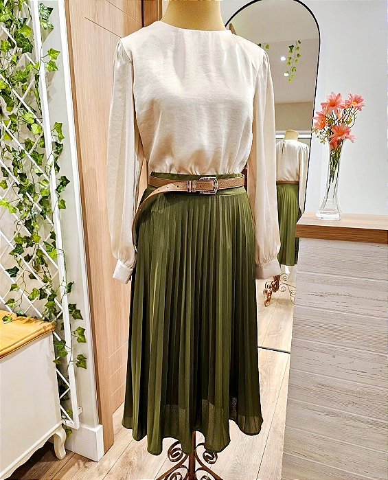 Saia midi plissada verde militar ♡