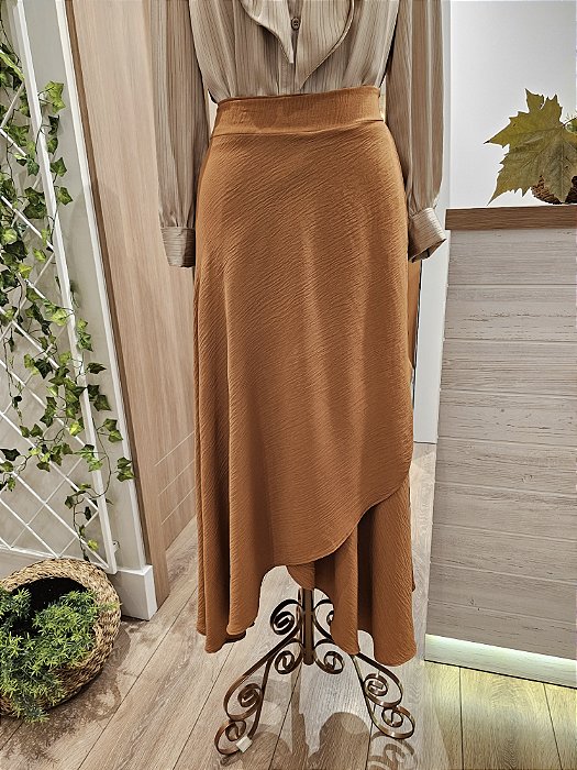 Saia transpassada forrada marrom caramelo