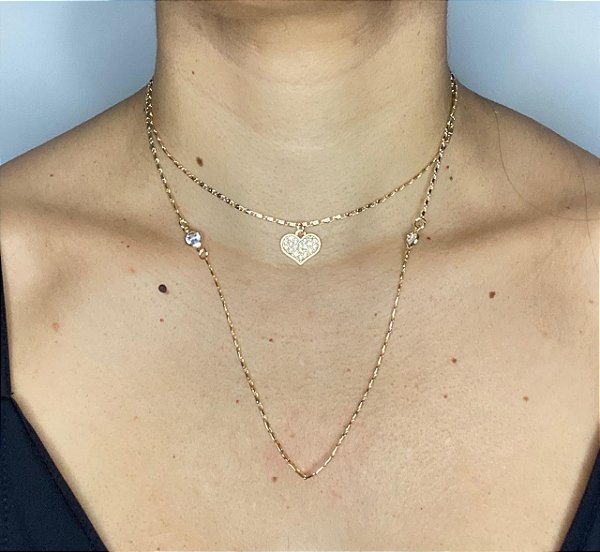 Colar Duplo com Coração Cravejado de Strass Folheado a Ouro